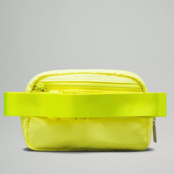 NWT Lululemon Everywhere Belt Bag - Picture 2 of 7